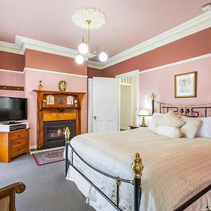 Sorensen Queen Room Balcony Spa Bath
